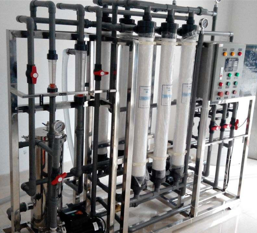 藍(lán)膜水處理廠家做整套設(shè)備嗎？