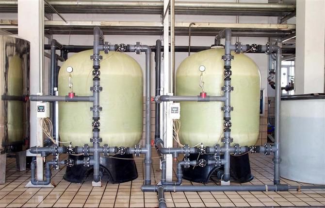 鍋爐軟化樹(shù)脂怎么更換？更換時(shí)有哪些注意事項(xiàng)？-藍(lán)膜